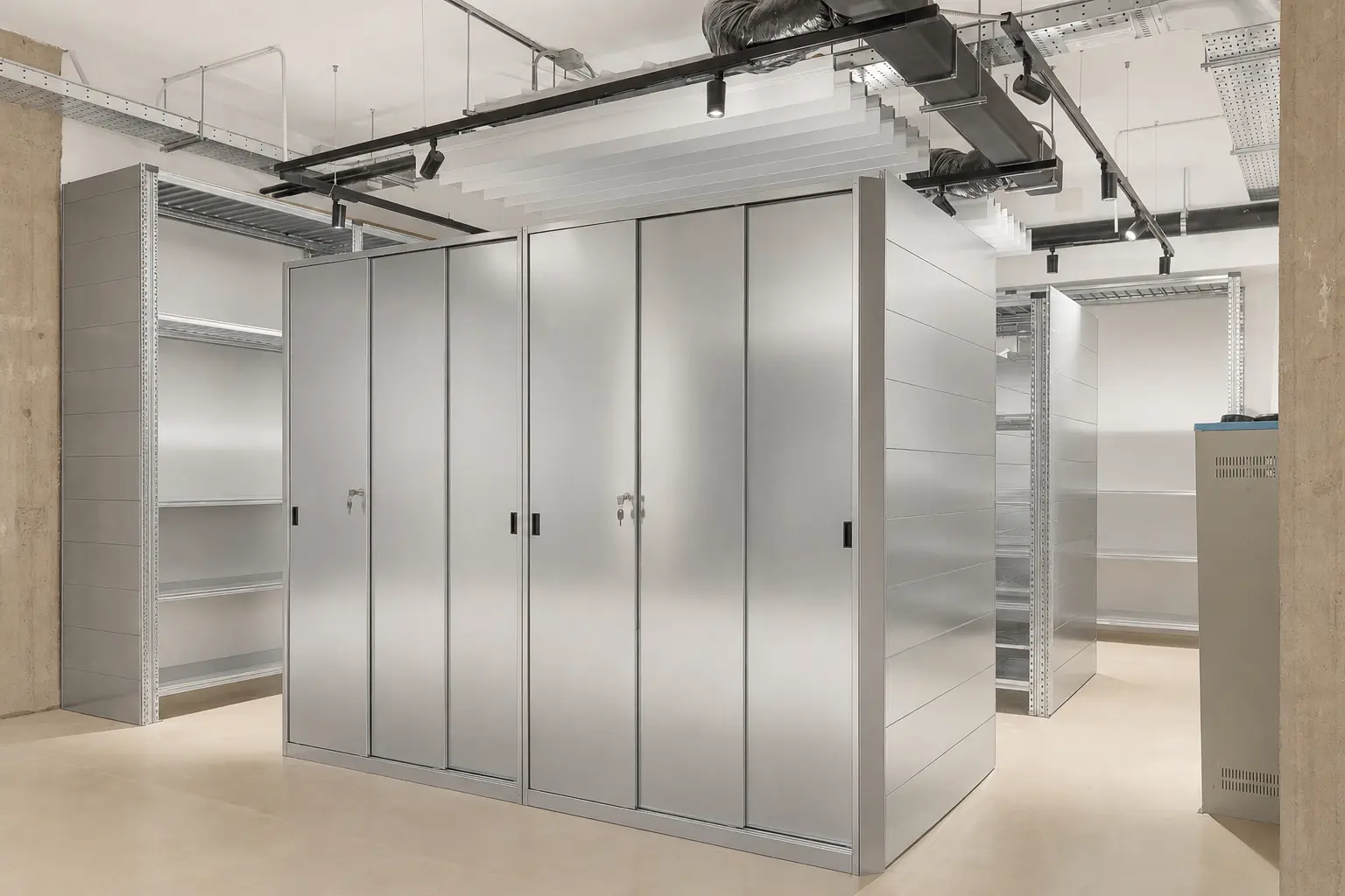 Installazione Metalsistem con armadi e scaffalature metalliche